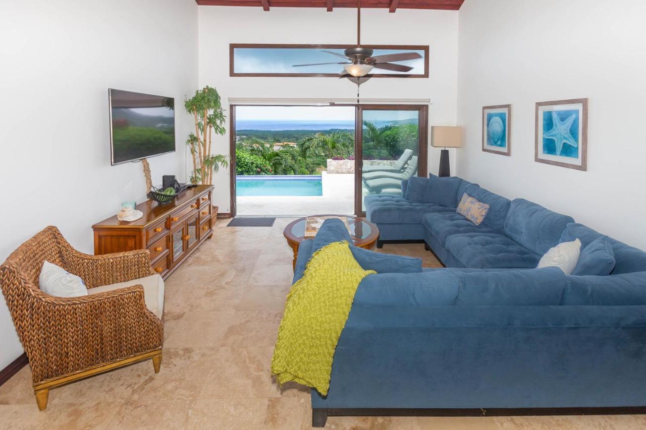 Pristine Bay Villa 1304 With Large Pool - 3 Bedroom Condo French Harbour エクステリア 写真