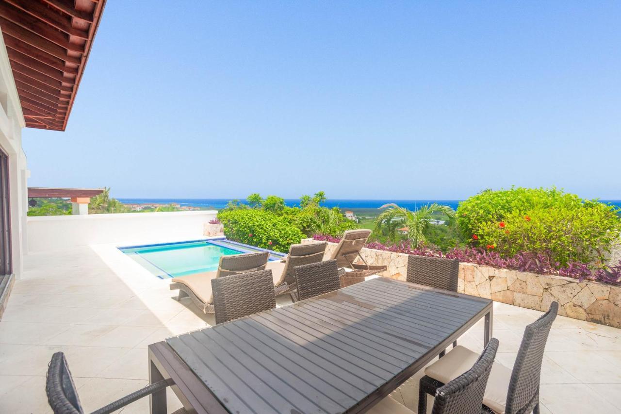 Pristine Bay Villa 1304 With Large Pool - 3 Bedroom Condo French Harbour エクステリア 写真