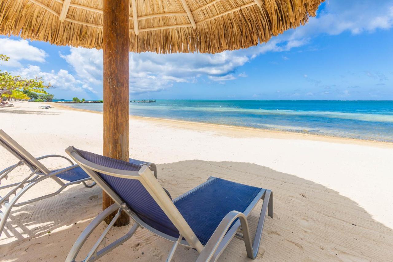 Pristine Bay Villa 1304 With Large Pool - 3 Bedroom Condo French Harbour エクステリア 写真